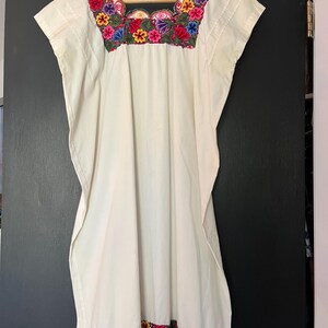Vintage 70&#39;s Embroidered Floral White Dress
