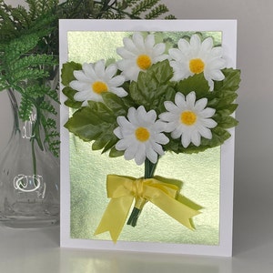 Carte de voeux bouquet de marguerites pour la fête des mères, un anniversaire ou « simplement parce que » vous aimez les marguerites ! Videz l'intérieur pour votre message.PRÊT À EXPÉDIER.