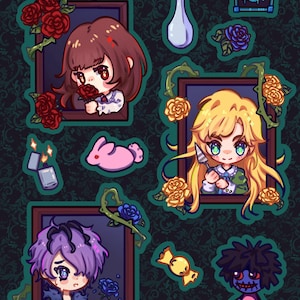 以下が含まれることがあります： フレームに入ったイラストのキャラクター、バラとツタが描かれたステッカーシート。バラの入った花瓶、ピンクのウサギ、ライター、キャンディー、小さなモンスターなどの要素も含まれています。「Ib」の文字が左上に、「Zombuddie」の文字が右下にあります。