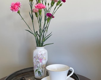 Vintage Giftcraft White Vase With Floral Design and Gold Trim