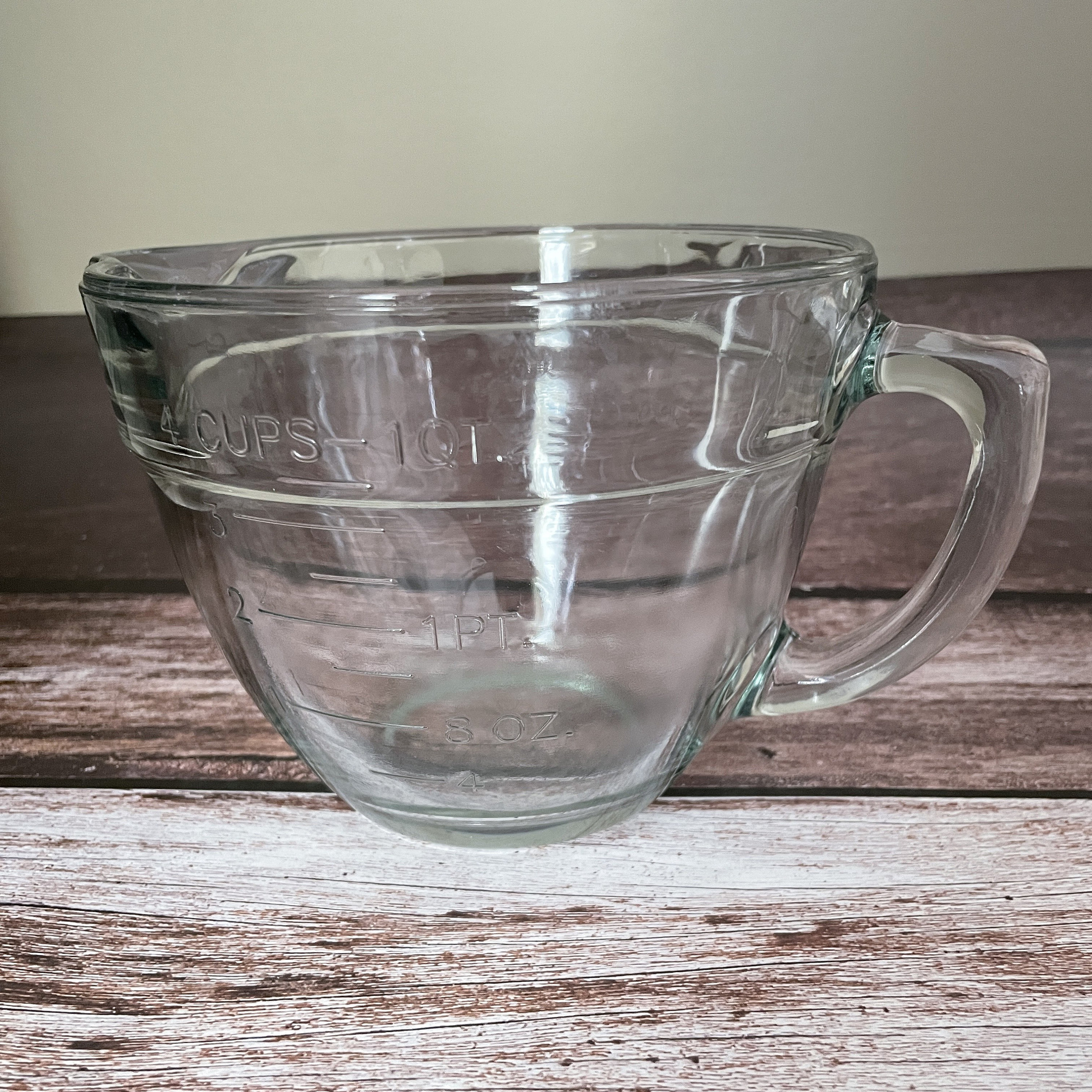 Pampered Chef Large Clear Glass Batter Pouring Measuring Bowl 2 QT 8 Cups w  Lid