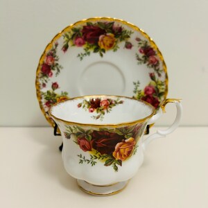 Vintage 1970s Royal Albert Old Country Roses Teacup and Saucer, Vintage Royal Albert Tea Cups, Old Country Roses Teacup Set, Coffee Cup Set