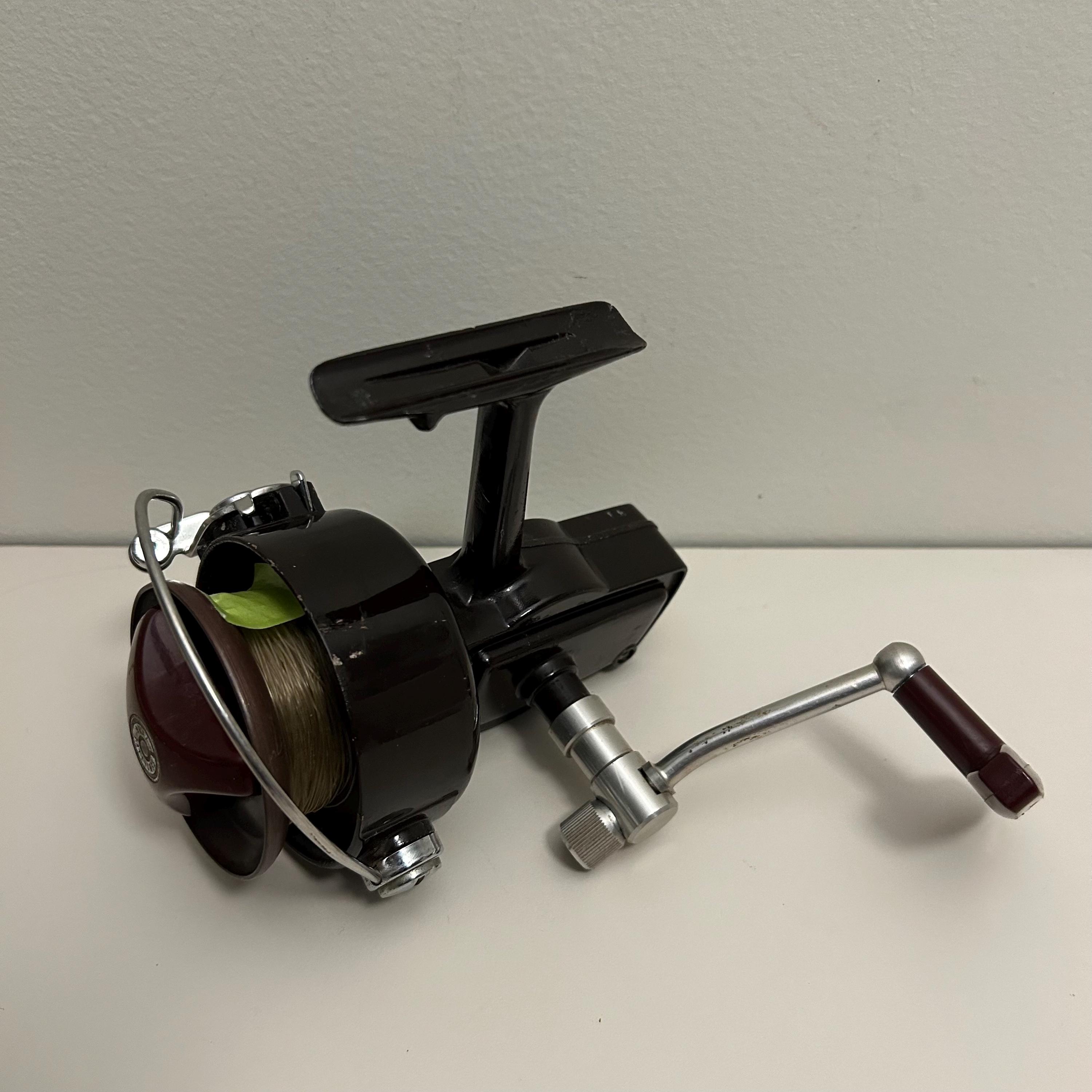 Vintage Daiwa 7700 Spinning Fishing Reel Made in Japan, Open-face