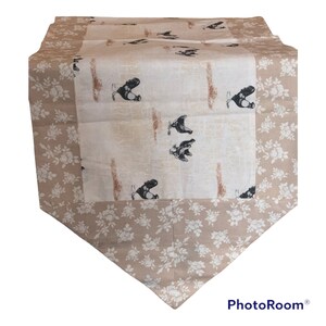 Farmhouse Chicken Table Runner