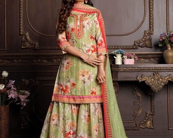 Grand ethnic wear for deals ladies