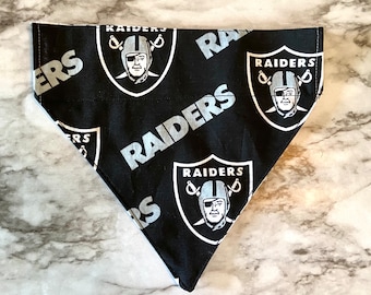 Las Vegas Raiders Over-the-Collar Reversible Dog Bandanas ~ Four Sizes –  ENestor Products