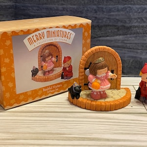 Merry Miniatures 2-Piece Set Bashful Visitors Halloween Hallmark