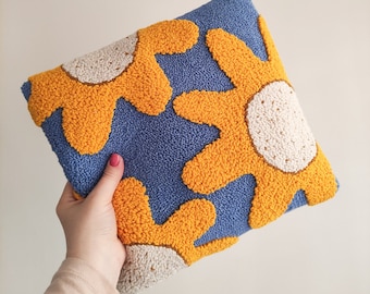 Punch Needle Pillow, Handmade Abstract Daisy Pillow, Unique Tufted Floral Cushion