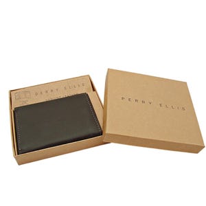 NUEVA Cartera de cuero marrón Perry Ellis con cierre de seguridad interior y tres pliegues