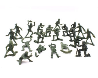 Plastic Green Army Men Soldiers 21pc Set Miniature Figurines WWII Military Toys