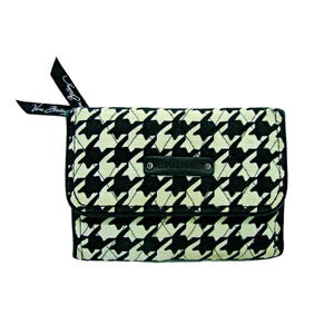 Cartera de tres pliegues con diseño de pata de gallo y pata de gallo de Vera Bradley en color negro y blanco