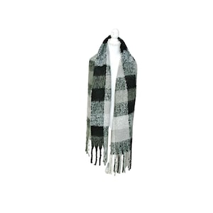 Womens Soft Chunky Warm Scarf Wrap Knit Fringe Black White Gray Plaid Lg 59x17&quot;