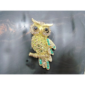 Vintage Mixed Rhinestones Emerald Peridot Owl on a Branch Brooch Gold Tone 2x1&quot;