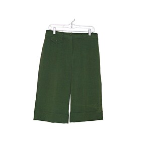 Dressbarn Womens Bermuda Dress Shorts Olive Green Cuff Bottom Pockets Size 12