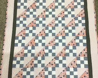 Baby lemur quilt