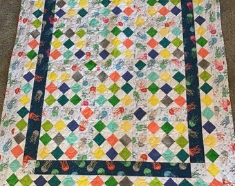 Baby Jellyfish Quilt: 39 x 47 Bubble Design