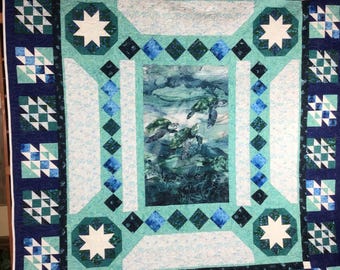 Couette surdimensionnée pour grand lit : panneau tortue de mer, envers coquillages