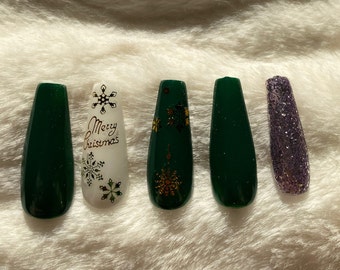 Christmas Nails / Holiday Nails / Winter Nails / Press on Nails / Forest Green Nails