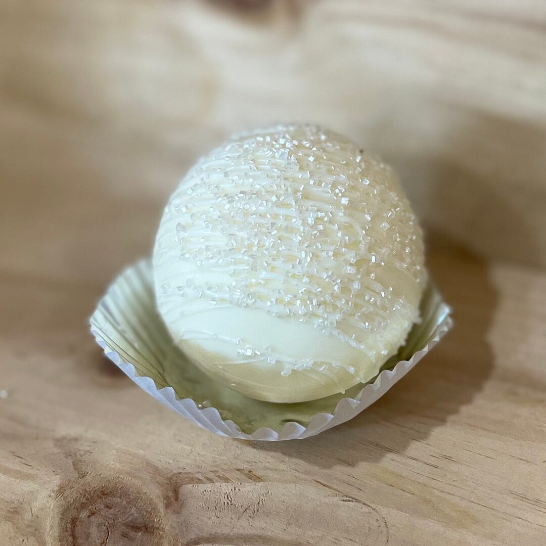 White Chocolate Hot Cocoa Bomb - Etsy