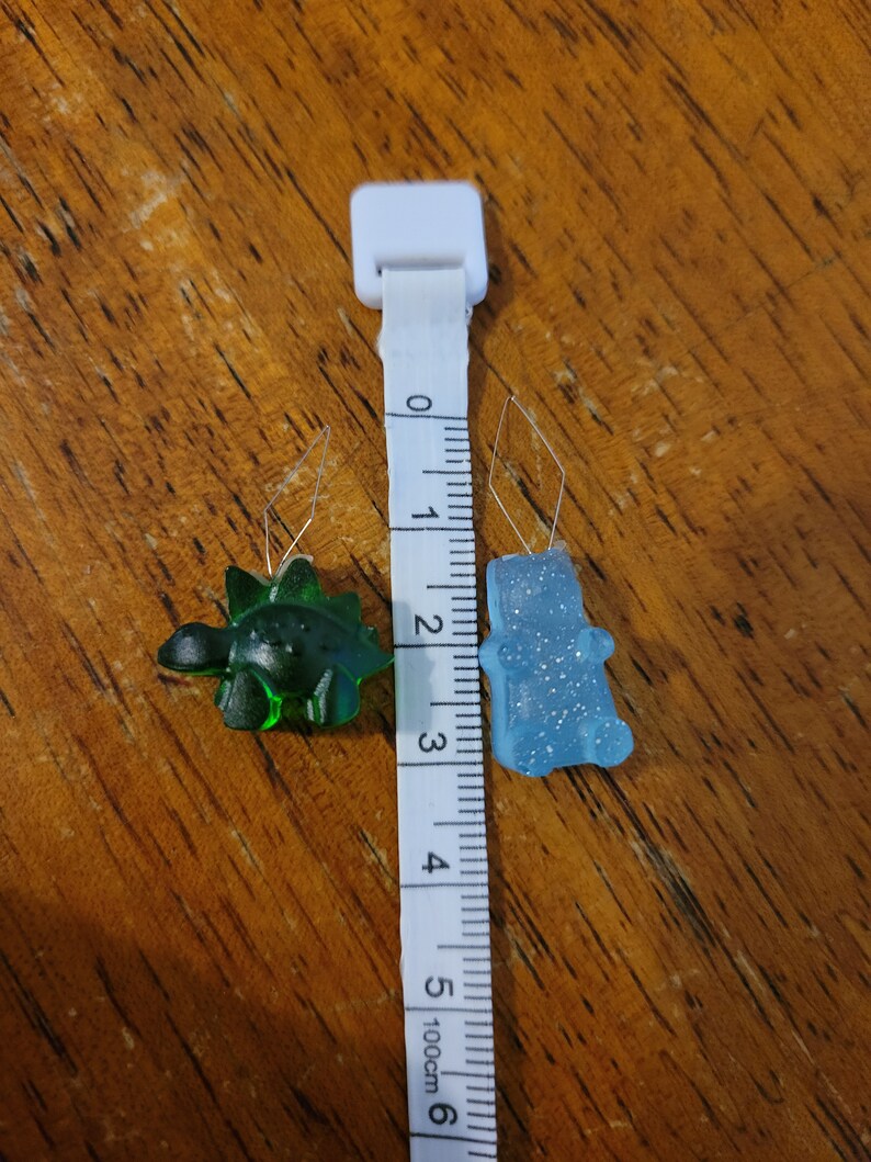 Gummy Bear Needle Threader: Cross Stitch & Embroidery Tool image 4