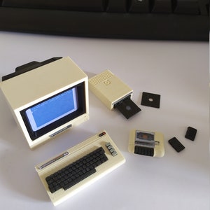 Commodore 64 Miniatura C64 computadora retro 8 bits imagen 8