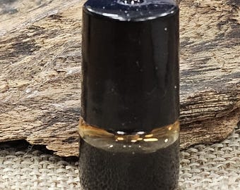 Wild Oud Oil: Artisan Indonesian Agarwood Perfume