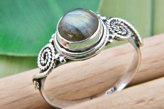 Round Labradorite Rope Twist Band Ring Sterling Silver Round Labradorite Rope Twist Band Ring Sterling Silver