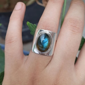 Natural labradorite ring, Flashy labradorite wide band ring, women labradorite ring 925 sterling silver handmade jewelry, valentine gift her