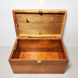 Vintage Rare Wood Treasure Box 1990