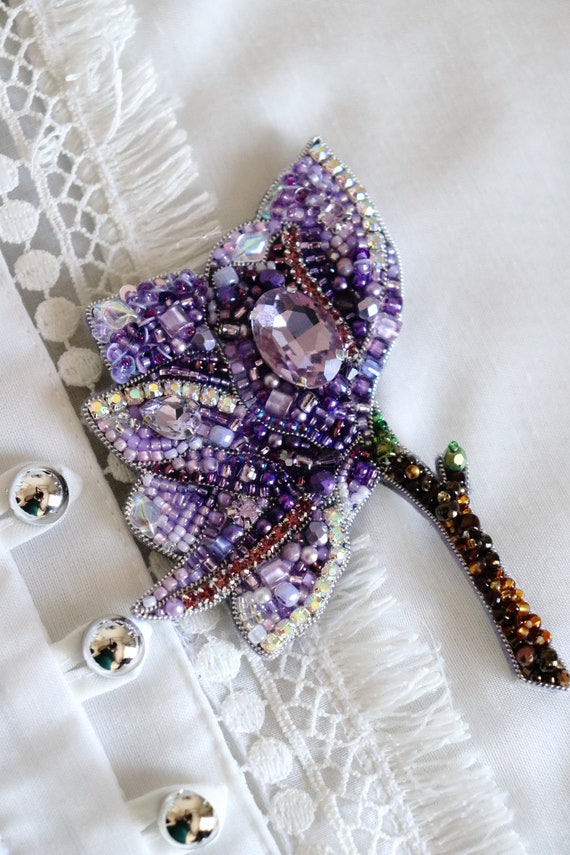 Handmade shop brooches pins