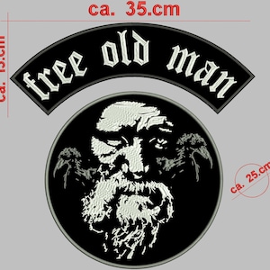 Peut inclure: Ensemble de patchs brodés noir et blanc avec le texte "free old man" dans une bannière incurvée et un patch circulaire avec une image blanche d'un visage de vieil homme.