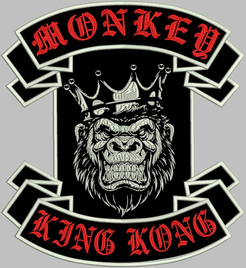 Pu&ograve; includere: Toppa ricamata con un gorilla incoronato. Le parole "MONKEY" e "KING KONG" sono in rosso. Il disegno &egrave; su sfondo nero con bordo bianco. Un design audace e accattivante per abbigliamento o accessori.