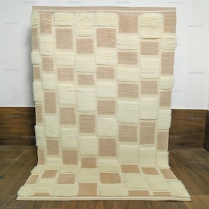 Moroccan Checkered Rug – Solid Wool Carpet with White Beige | Handmade Berbe | Handwoven Berber Rugs For Living bedroo | Customize Available