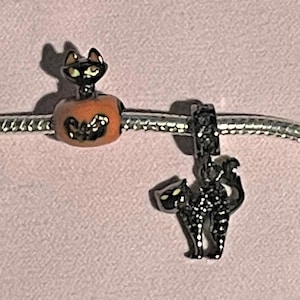 Black Cat Pumpkin Charm , Black Crystal Cat Dangle , Fits Pandora Bracelets , Spooky Cat Charm , Jack O’ Lantern ,Halloween , 925 SS