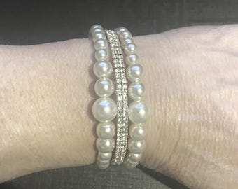 Pearl & Crystal Cuff Bracelet , Pearl flexible Bangle , Statement Bracelet , Wedding jewelry , Gift for Her ,one size fits most