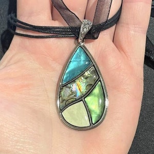 Paua Abalone Shell Pear Shape Pendant Necklace , Teardrop Abalone Mother of Pearl , Abalone Jewelry for Women