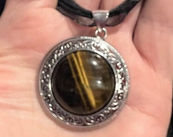 Round Tiger Eye Stone Pendant Necklace , Round Tiger Eye Framed Pendant , Brown Tiger's Eye , Gemstone Jewelry for Women