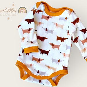 Baby, Body mit Hund und gelben Bündchen, Rippjersey, Babykleidung Body, Geschenk zur Geburt