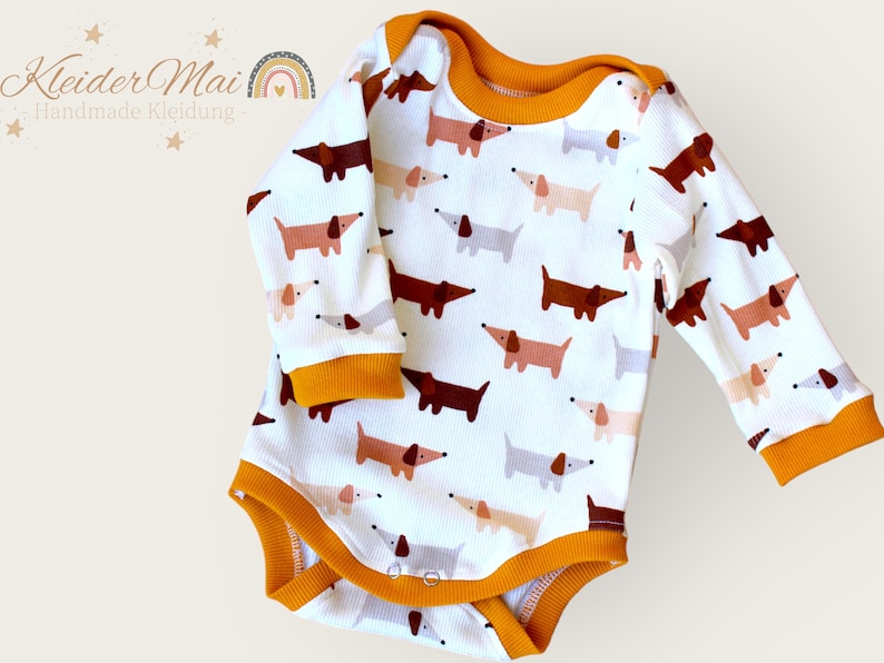 Baby, Body mit Hund und gelben Bündchen, Rippjersey, Babykleidung Body, Geschenk zur Geburt