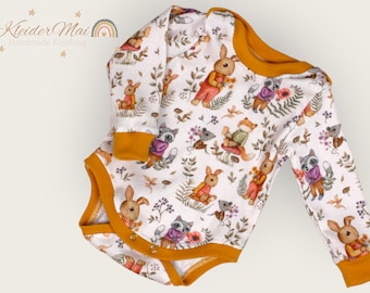 Body bébé cousu main avec un motif lapin pour le printemps, body bébé, body pour nouveau-né, body comme superbe cadeau de naissance ! personnalisé