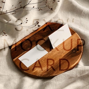 Maqueta de tarjeta de lugar moderna en colores neutros, maqueta de tarjeta de papelería para bodas plana y en forma de tienda de campaña