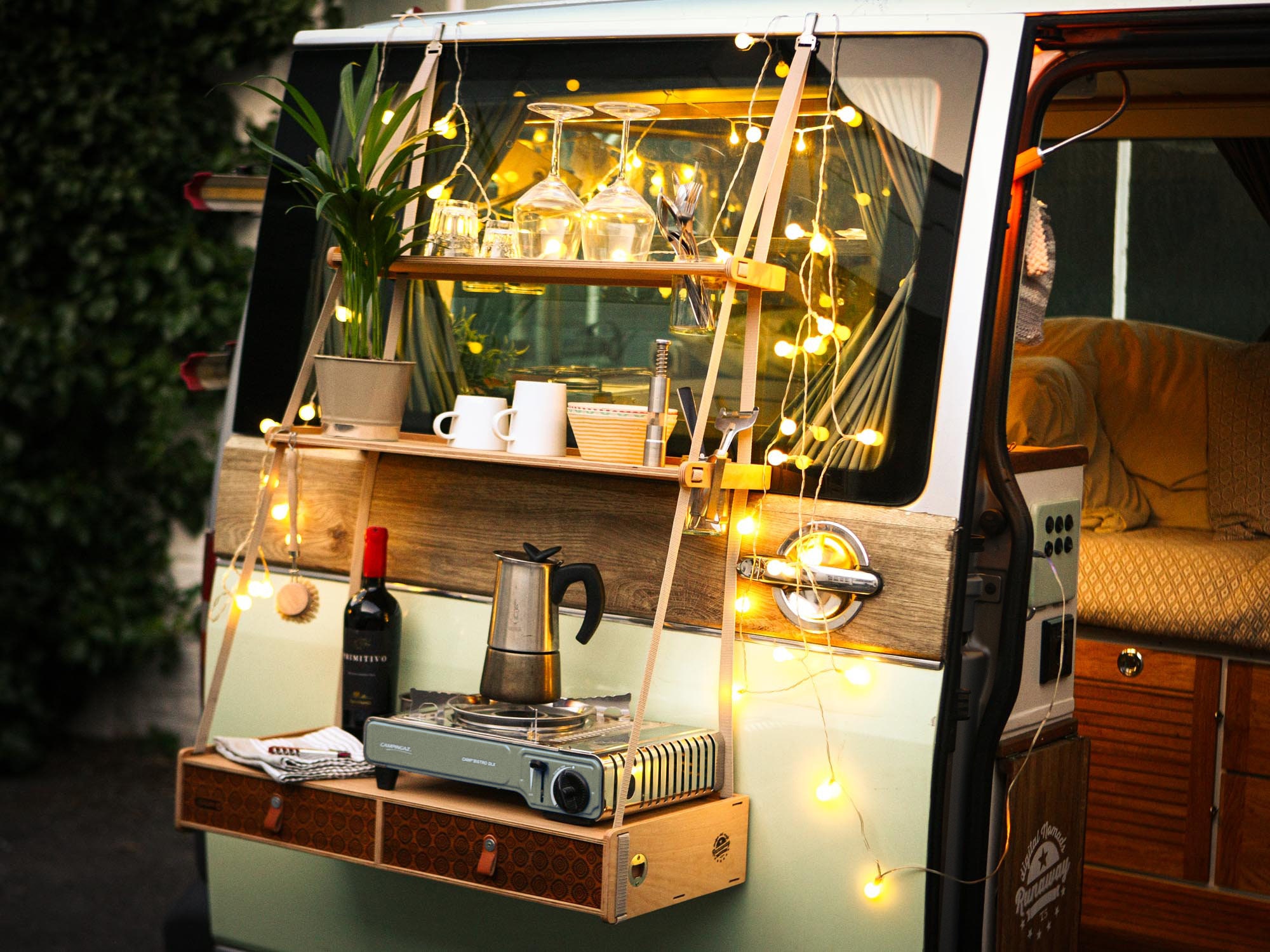 Buitenkeuken van Calicamp voor VW-bussen