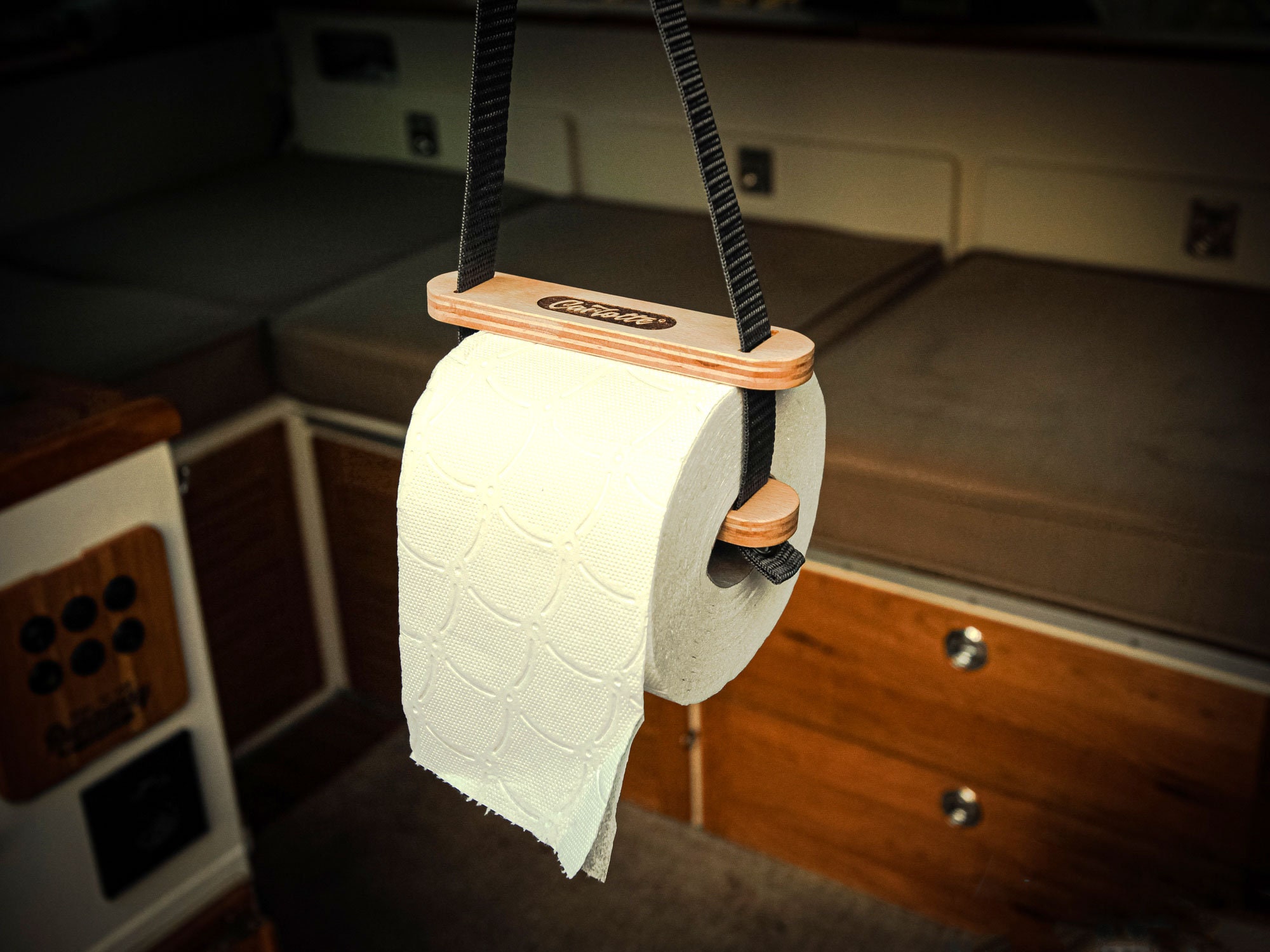 Hängende toilettenpapierhalter