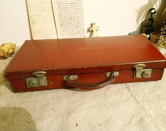 Beautiful old English suitcase. Monogrammed. In leather