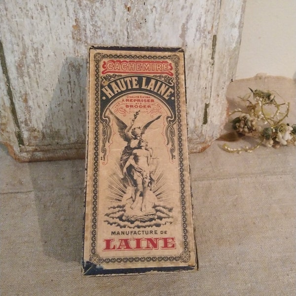 Boîte ancienne de mercerie, cachemire haute laine, avec cartes de fil de laine