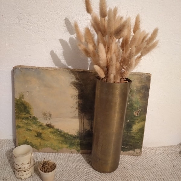 Très beau vase ou broc ancien en bronze ou laiton. Pot
