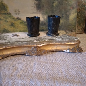 Paire de gobelets anciens en carton bouilli à décor d'étoiles. Napoléon III