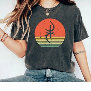 Amazigh TShirt Design. Berber Tattoo-T-Shirt. Amazigh Kabyle Kleid. Tifinagh Symbole Yaz Design. Berber Amazigh Tshirt. Amazigh Kunst Shirt