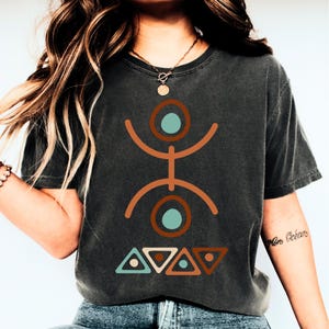 Amazigh TShirt For Men & Women. Kabyle Shirt. Yaz Symbol Shirt. Berber Shirt. Amazigh Design. Amazigh Kabyle Clothes. Amazigh Heritage Shirt