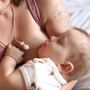 Breastfeeding Necklace for mum personalized calming mum gift | feeding necklace | Nursing necklace |
